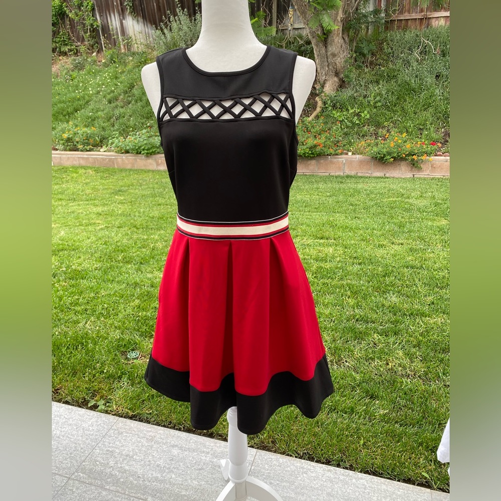 Speechless cute dress size XL. Dress has pockets! Top has cut-outs.